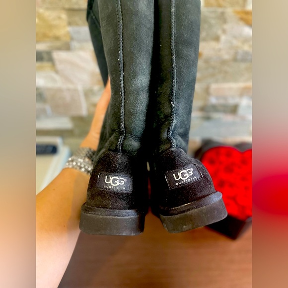 UGG midrise black boots - Picture 2 of 7